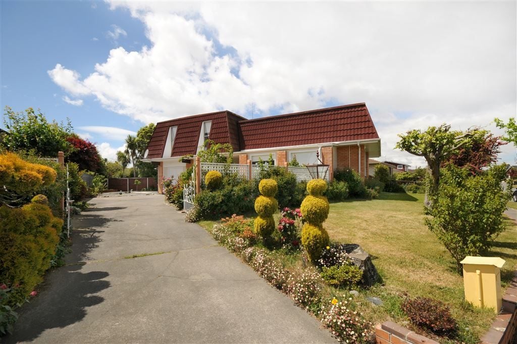28 Delaware Crescent, Russley, Christchurch - Carousel 1