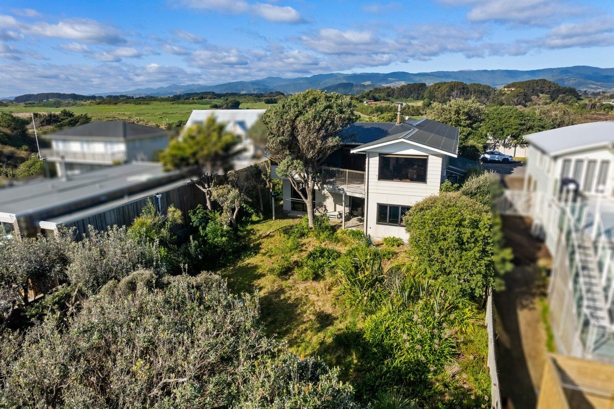 5 Moana Street, Otaki Beach, Otaki - Carousel 27
