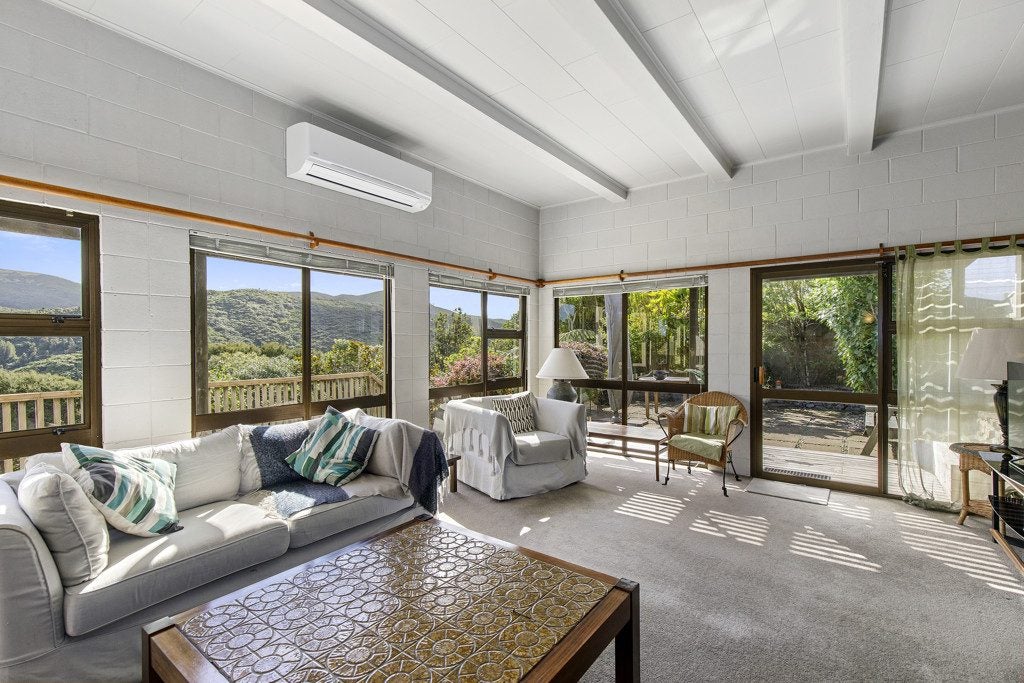 87 Major Drive, Kelson, Lower Hutt - Carousel 1