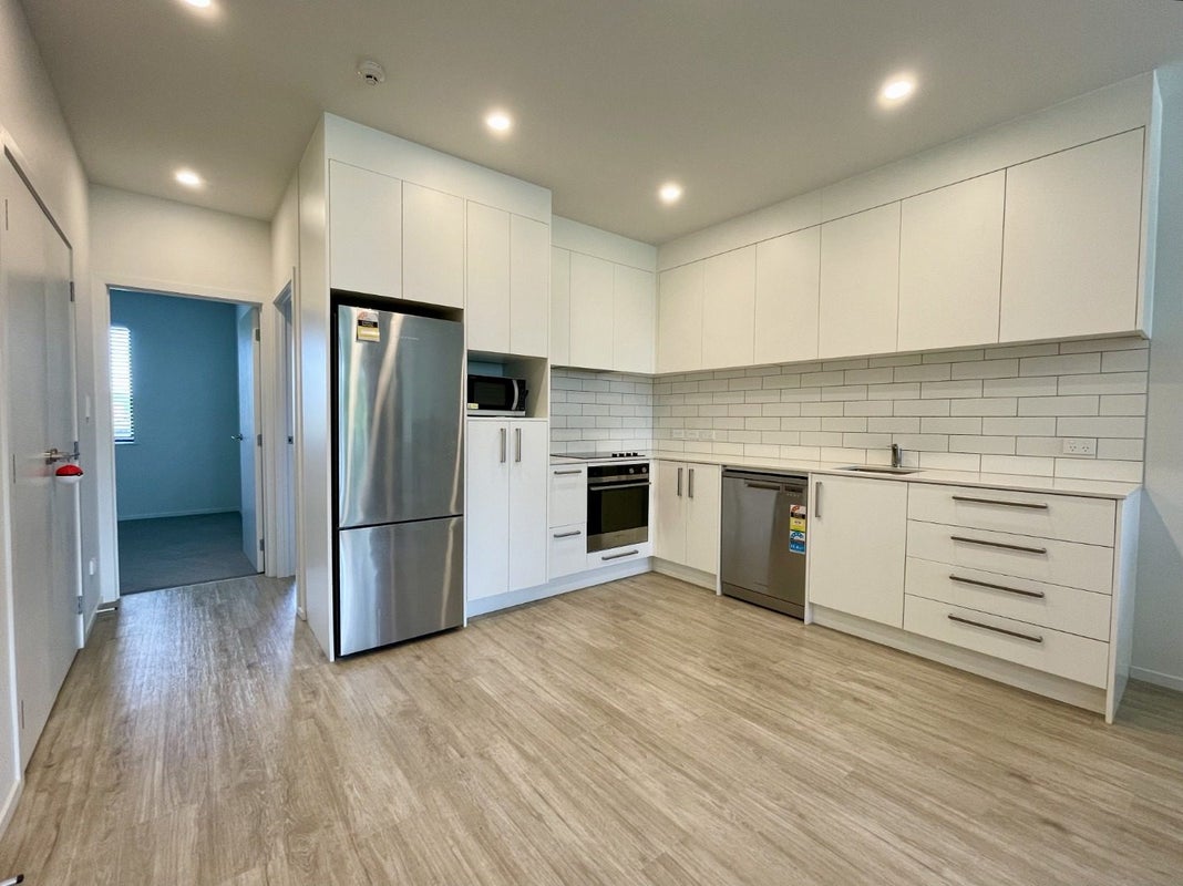 102/7B Hinaki Street, Point England, Auckland - Carousel 1