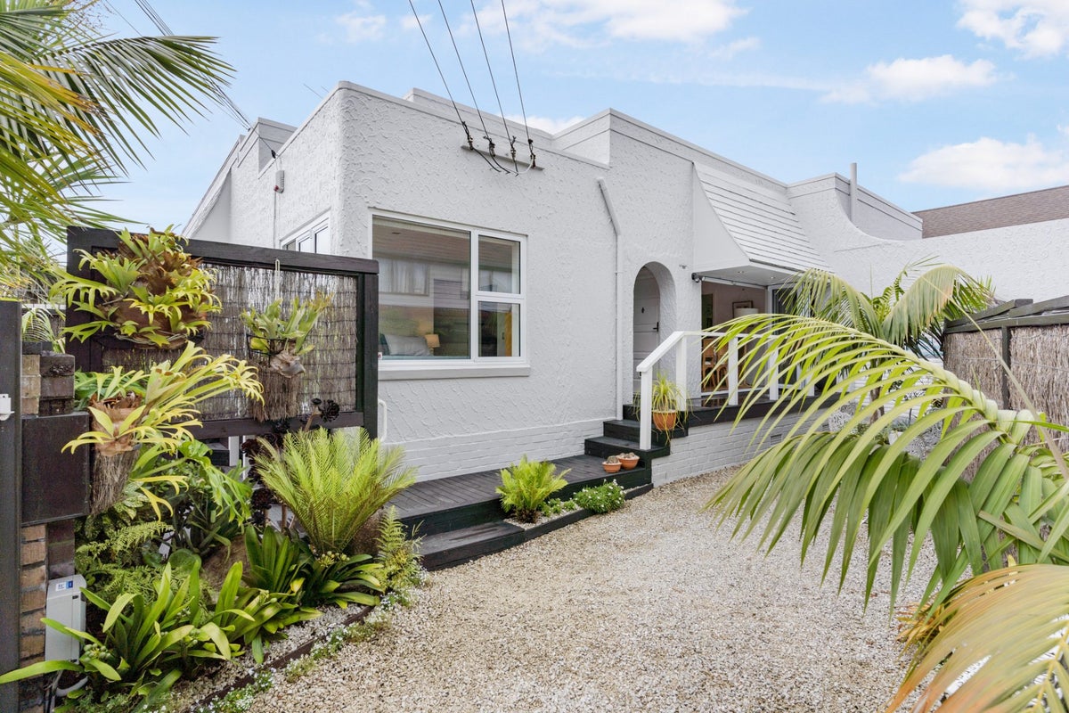 4/15 Tagalad Road, Mission Bay, Auckland - Carousel 1