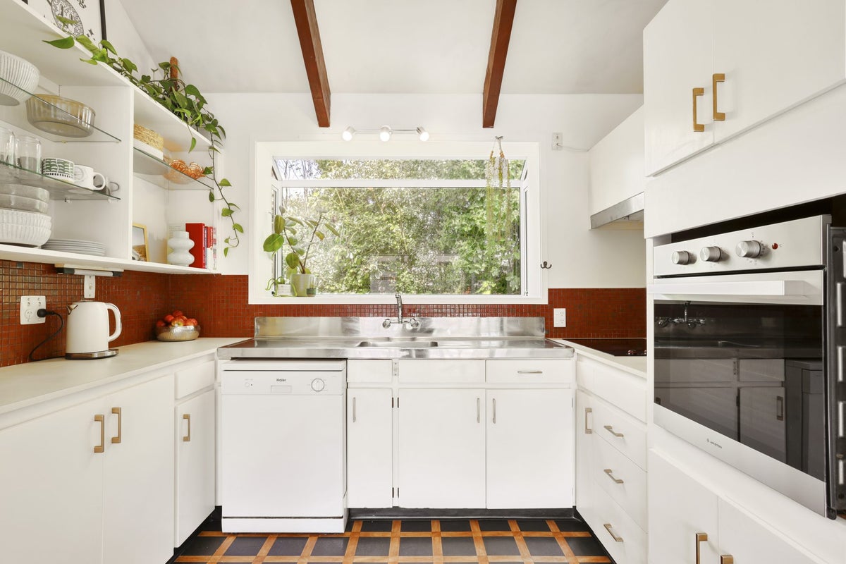 2/38A GREERS ROAD, Burnside, Christchurch - Carousel 2