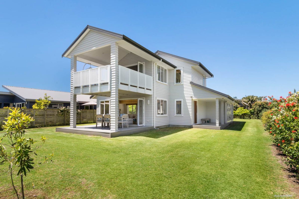 14 Galbraith Street, Matapouri, Whangarei - Carousel 1