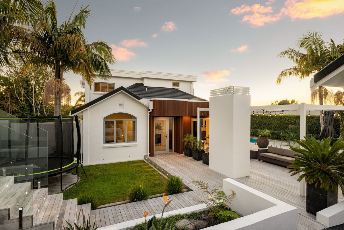 1 Woodstock Road, Fairfield, Hamilton, Waikato - Carousel 2