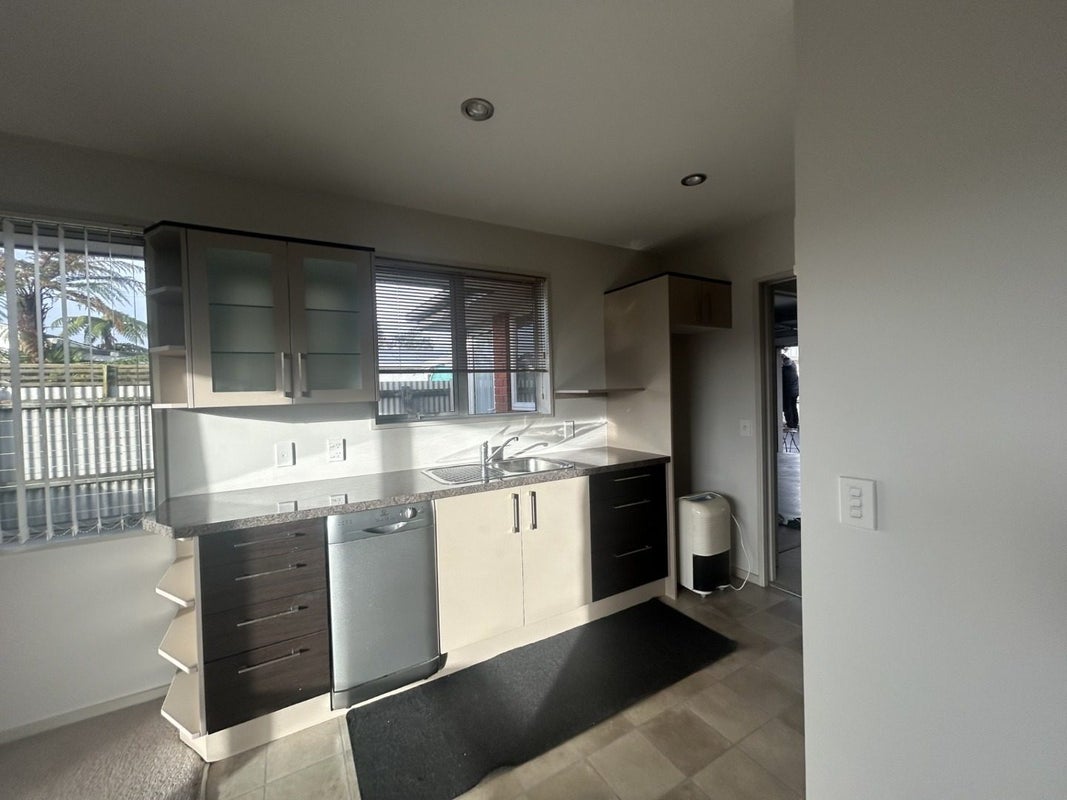 1/98 Derby Street, Westport, Westport - Carousel 2