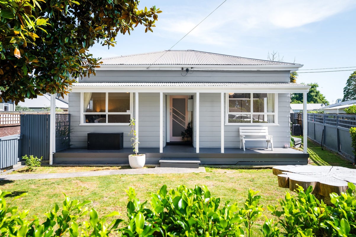 68 Rimu Street, Maeroa, Hamilton - Carousel 1