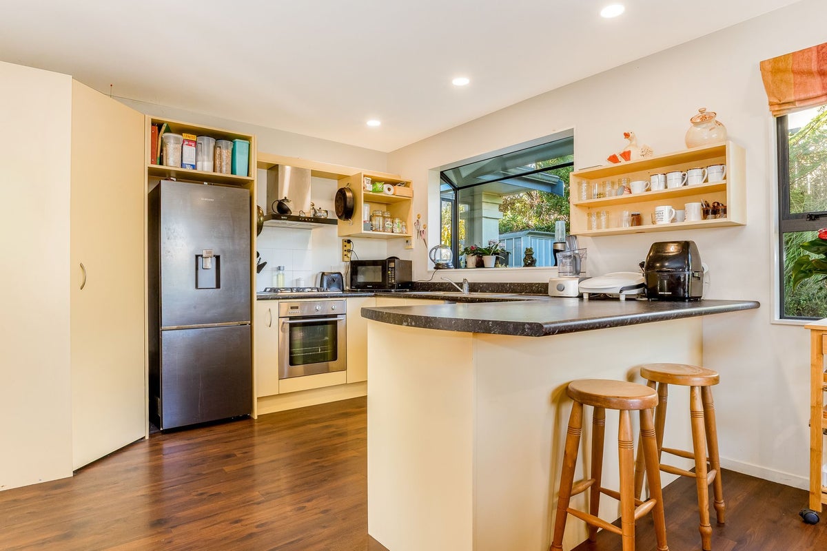 67 Kentwood Drive, Woodridge, Wellington - Carousel 2