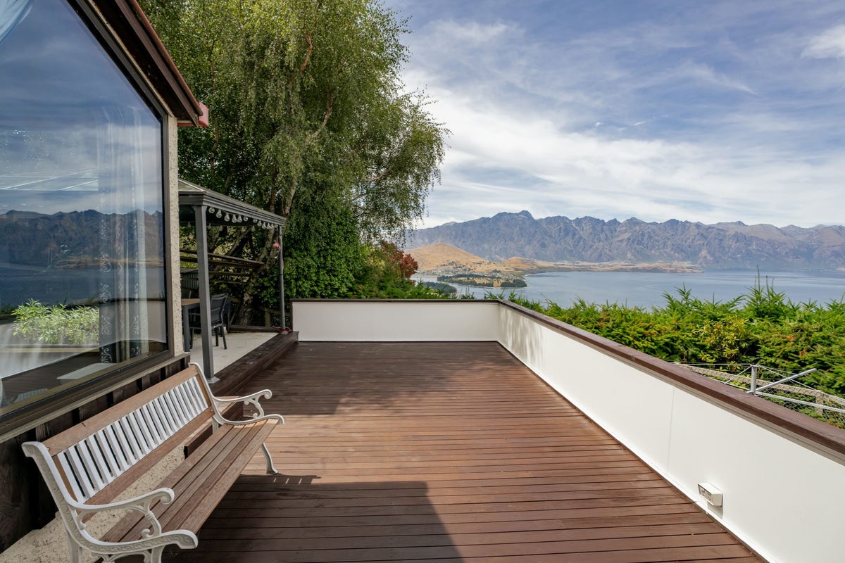 13 Lochy Road, Fernhill, Queenstown - Carousel 1