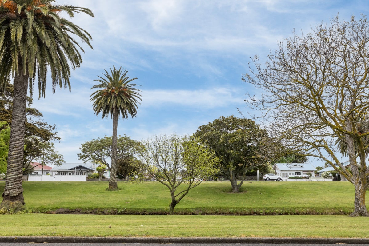 2/47 Douglas McLean Avenue, Marewa, Napier - Carousel 2