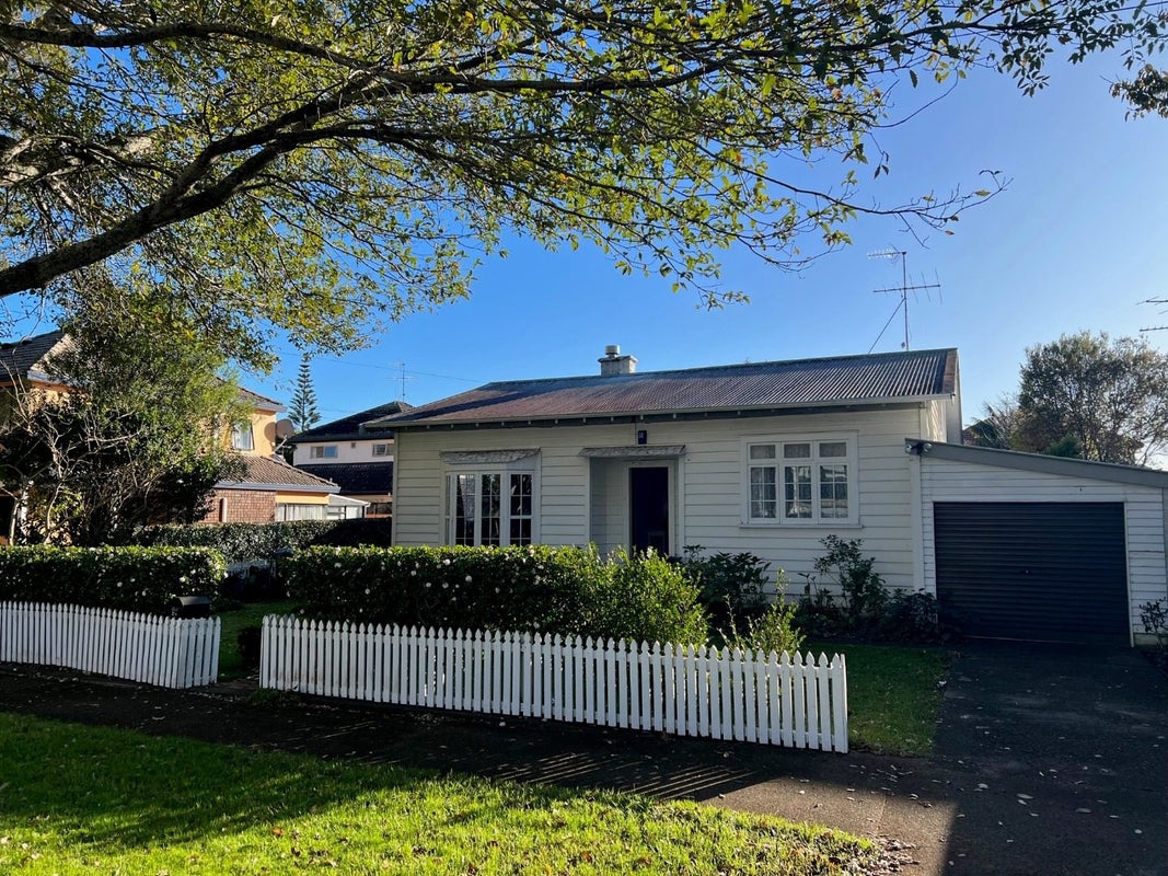 21A Oak Street, Royal Oak, Auckland - Carousel 1