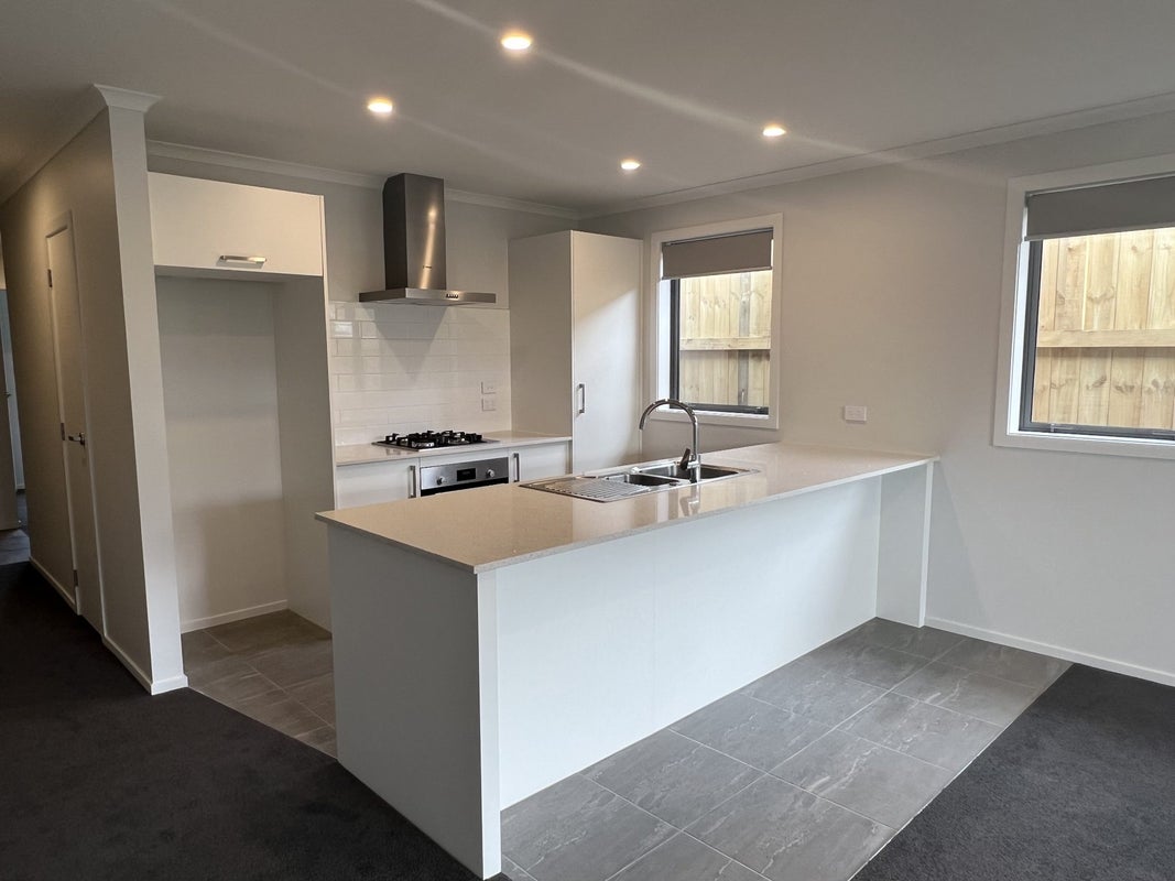 35 Waruhia Crescent, Rototuna North, Hamilton - Carousel 2