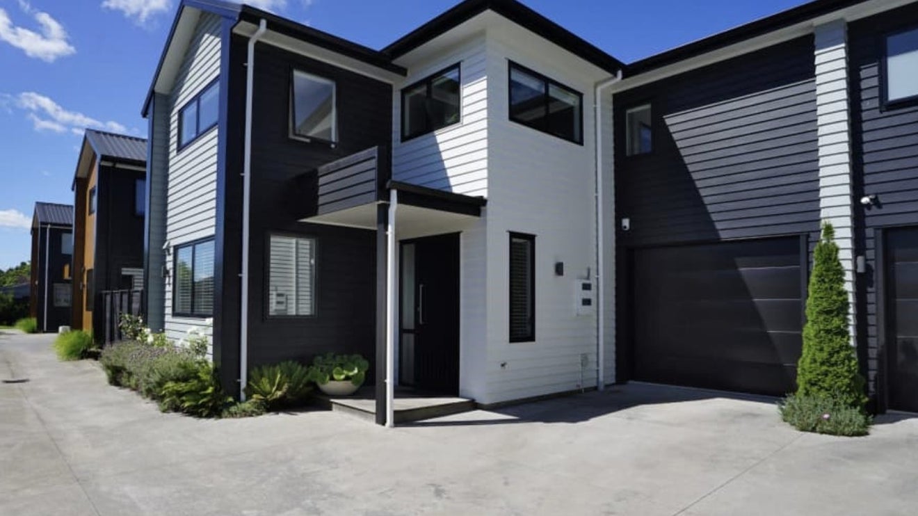 2/60 Queenwood Avenue, Queenwood, Hamilton - Carousel 1