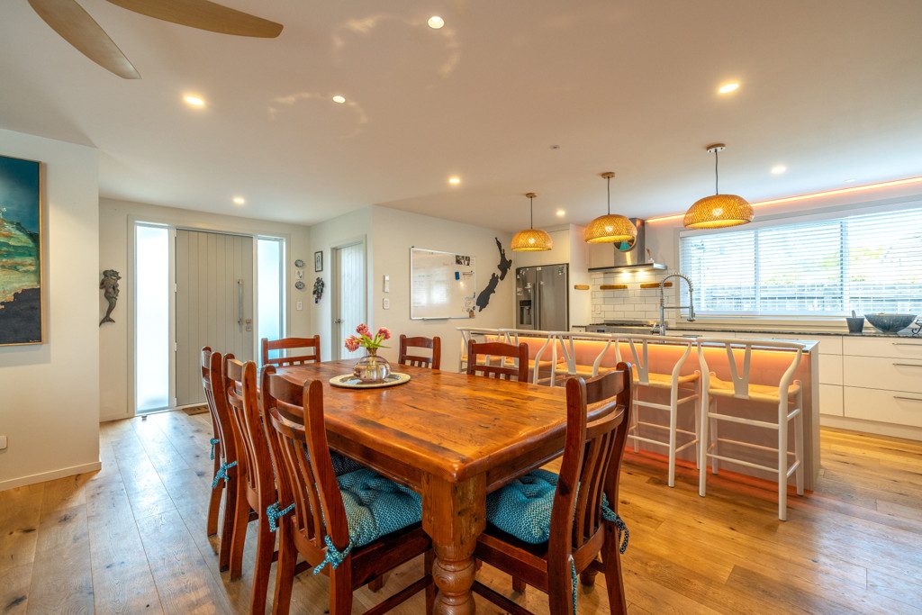 40 Onetangi Road, Onetangi, Waiheke Island - Carousel 2