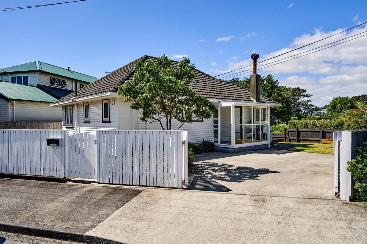 53 Heretaunga Street, Petone, Lower Hutt - Carousel 1