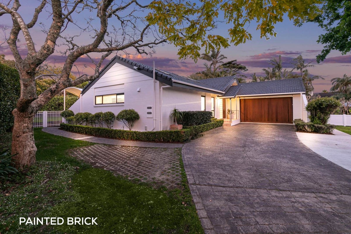18 Waipuia Place, Greenhithe, Auckland - Carousel 2