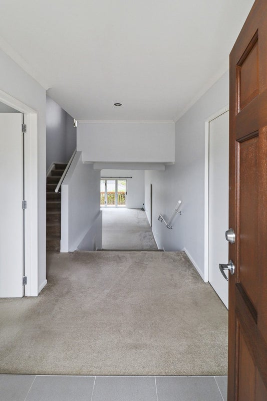 58 Saralee Drive, Manurewa, Auckland - Carousel 2