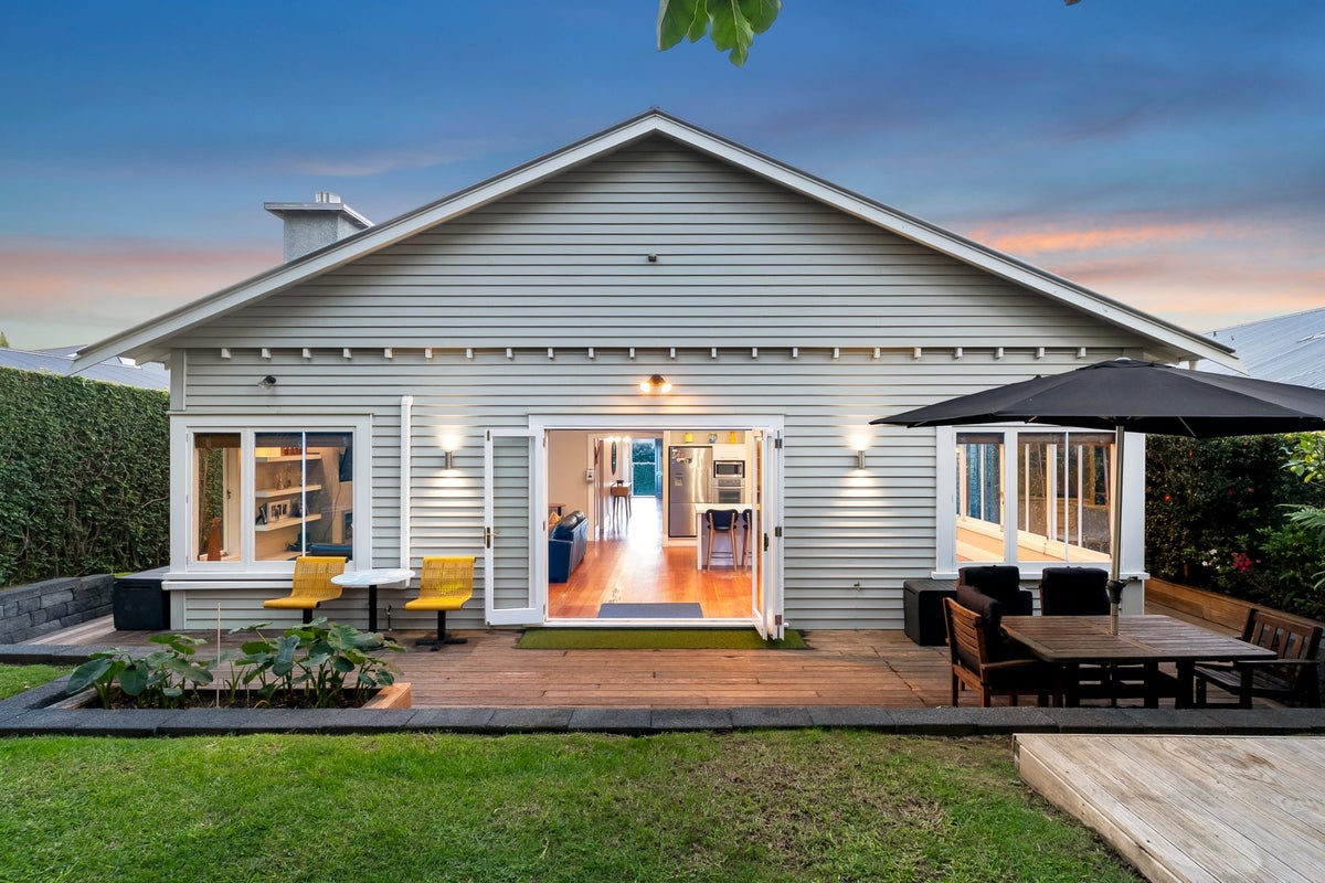 5 Martin Avenue, Mount Albert, Auckland - Carousel 1
