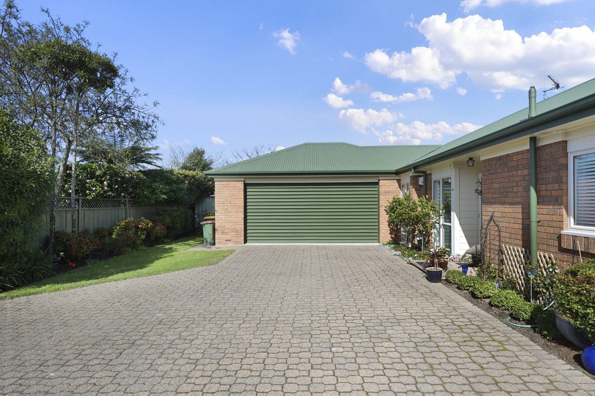 9B Short Street, Claudelands, Hamilton - Carousel 25