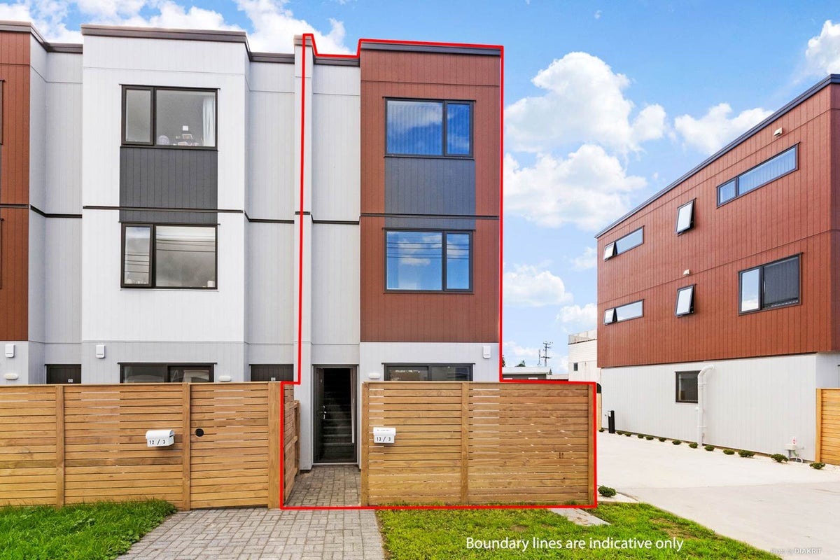 13/3 Abbotleigh Avenue, Te Atatu Peninsula, Auckland - Carousel 1