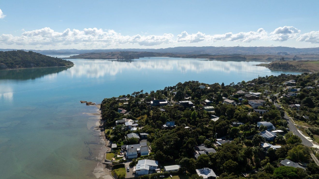 61 Lorenzen Bay Road, Raglan, Raglan - Carousel 37