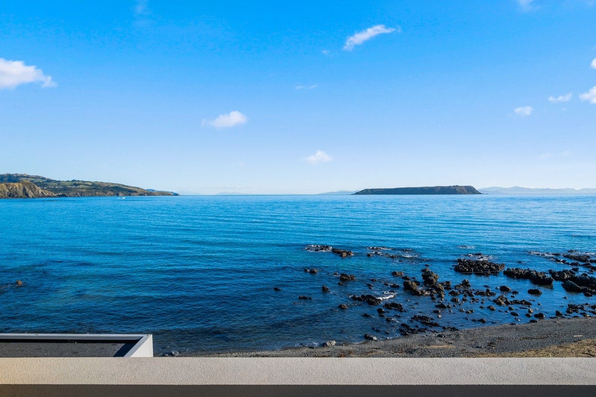 73 Moana Road, Plimmerton, Porirua - Carousel 1