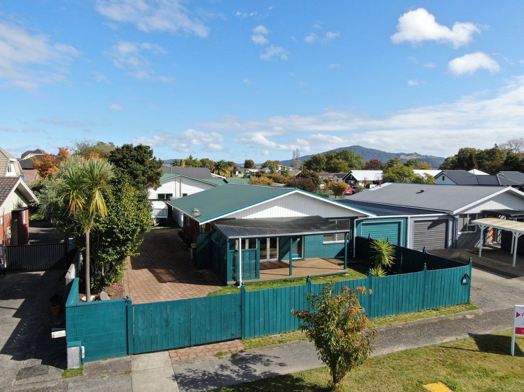 1B Hilda Street, Fenton Park, Rotorua - Carousel 1