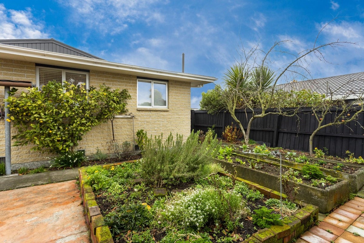 2/177A GRIMSEYS ROAD, Redwood, Christchurch - Carousel 2