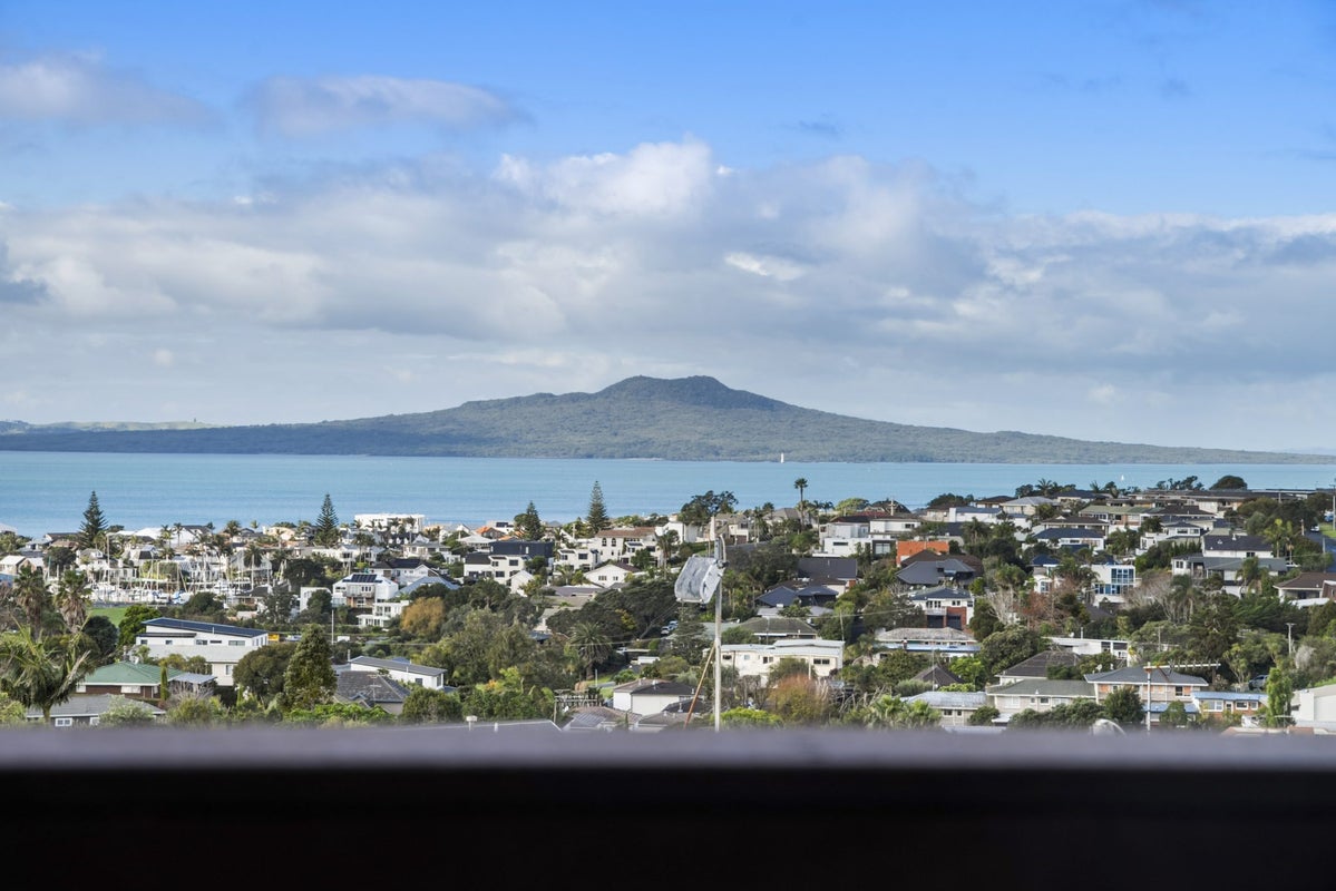 99 East Coast Road, Castor Bay, Auckland - Carousel 2