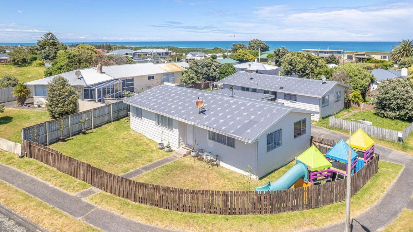 4A Tainui Street, Castlecliff, Whanganui - Carousel 1