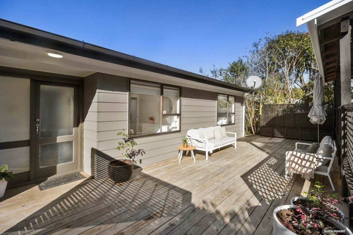 22 Pisces Road, Glen Eden, Auckland - Carousel 2
