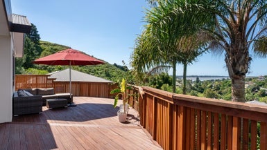 19 Bateleur Close, Welcome Bay, Tauranga - Carousel 1