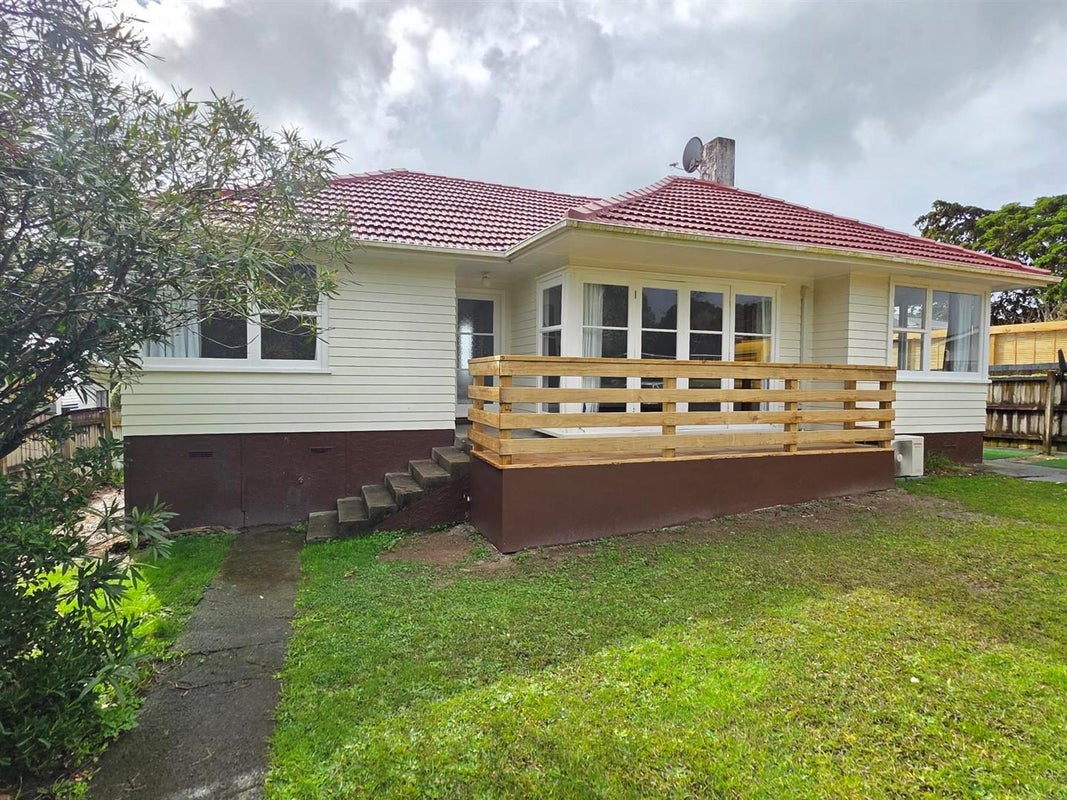 12 Aronui Terrace, Kelston, Auckland - Carousel 1