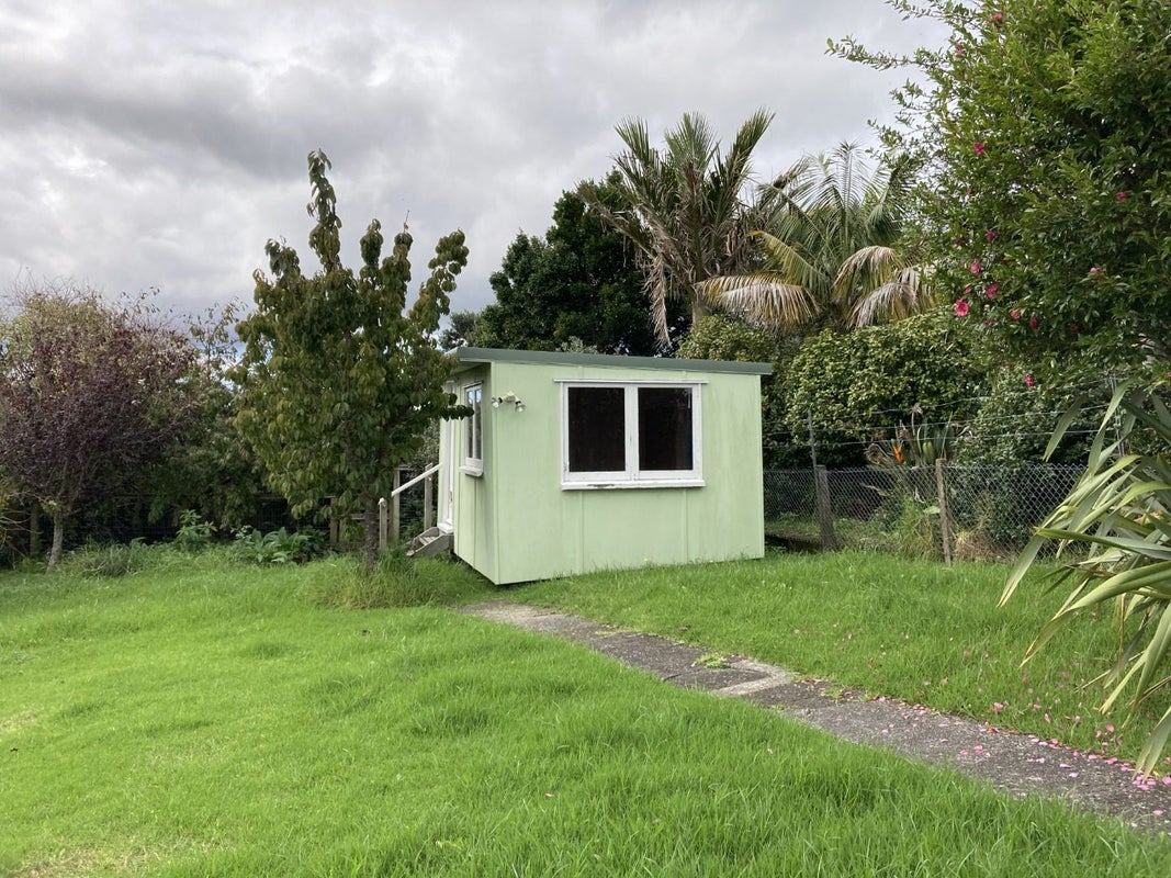 134 Rosier Road, Glen Eden, Auckland - Carousel 13