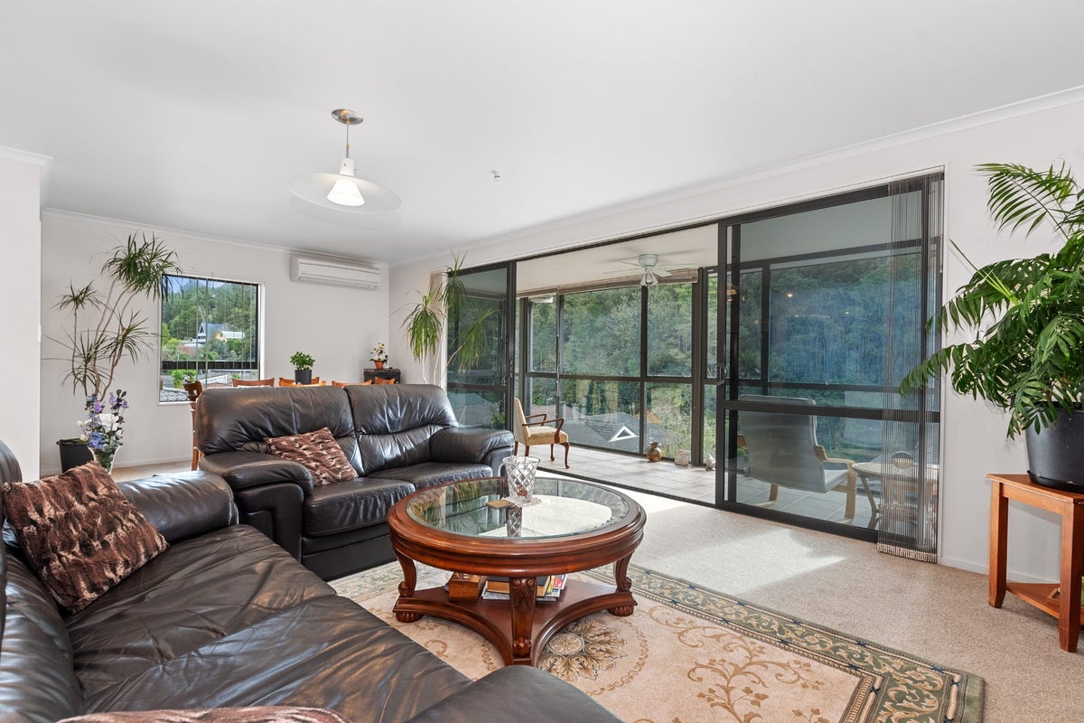 16 Garden Court, Woodhill, Whangarei - Carousel 1