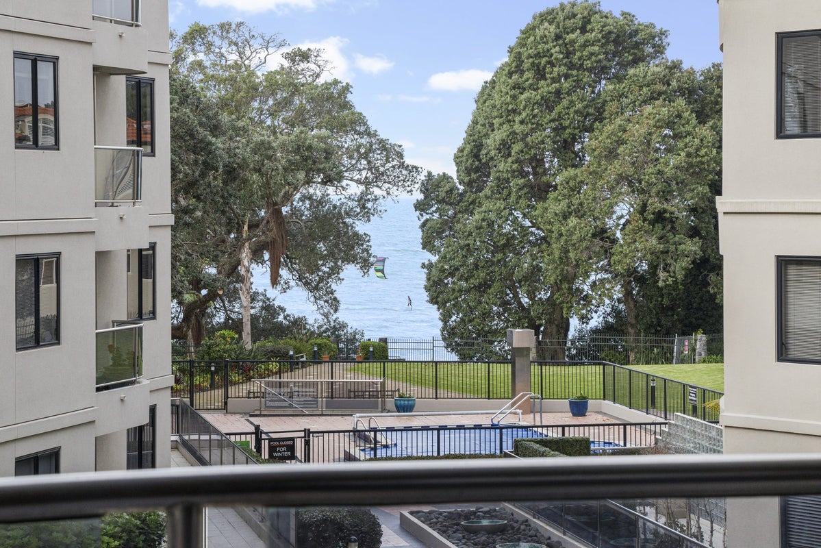 1A/171 Hurstmere Road, Takapuna, Auckland - Carousel 1