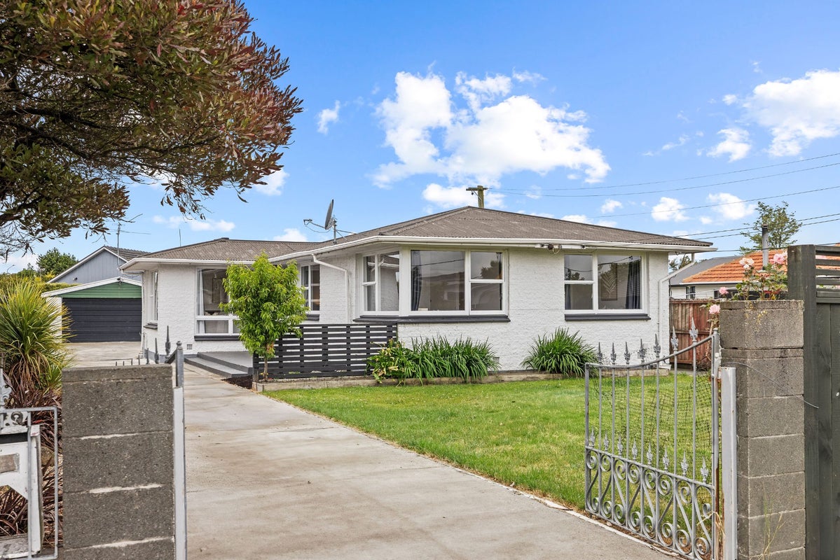 379 Breezes Road, Aranui, Christchurch - Carousel 1