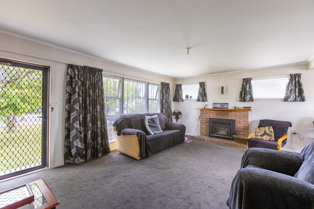 11 Coverdale Street, Onekawa, Napier - Carousel 2
