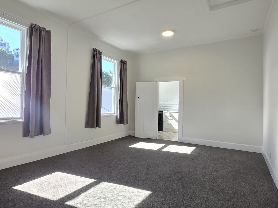 9 Hinau Road, Hataitai, Wellington - Carousel 2