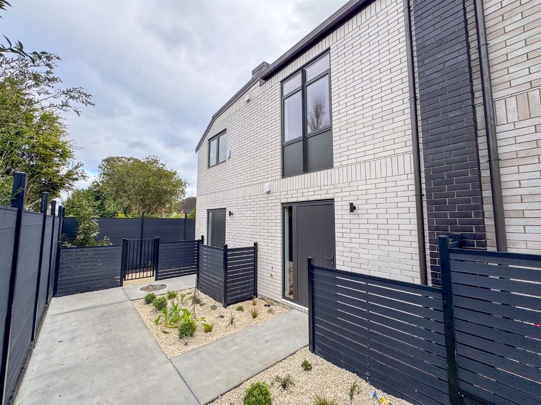 9/6 James Street, Bayview, Auckland - Carousel 12