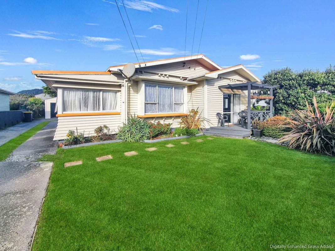 53 Doyle Street, Blaketown, Greymouth - Carousel 1