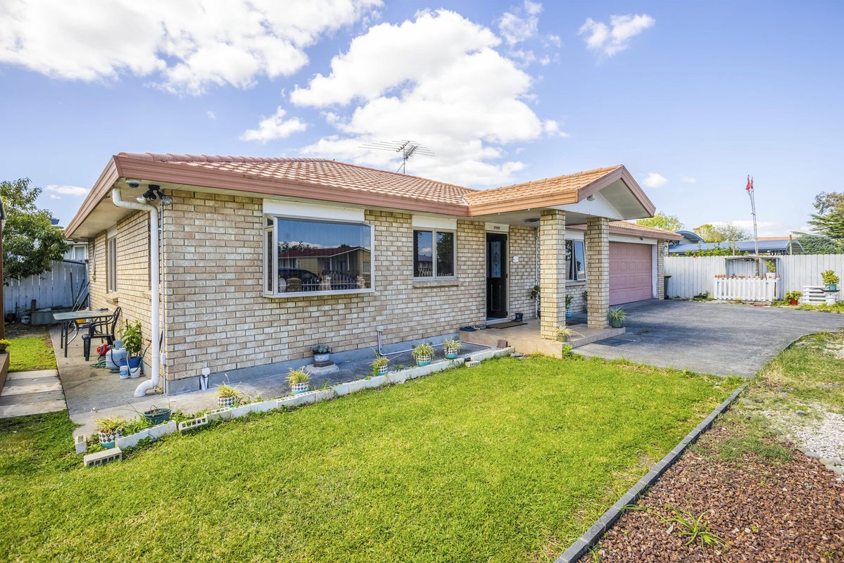 64A Robertson Road, Favona, Auckland - Carousel 2