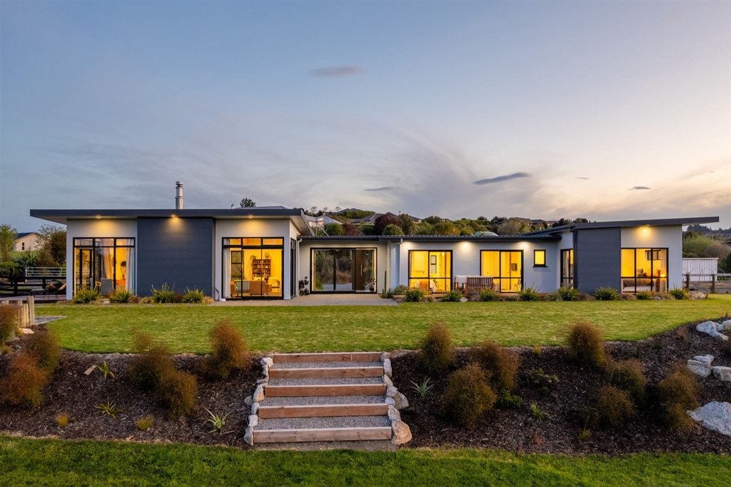 14 Eban Road, Redwood Valley, Richmond - Carousel 2