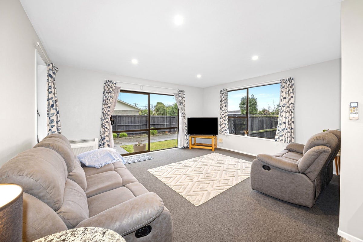 1/36A CAMDEN STREET, Redwood, Christchurch - Carousel 2