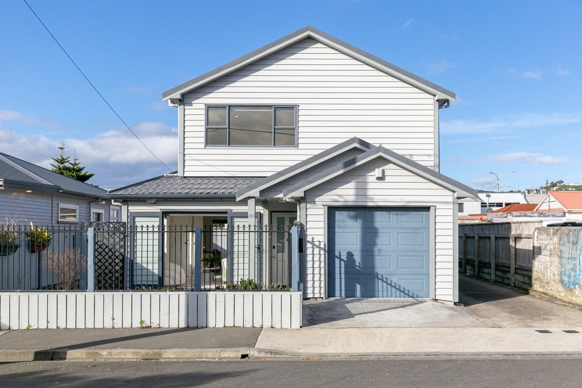 12 Kauri Street, Miramar, Wellington - Carousel 1