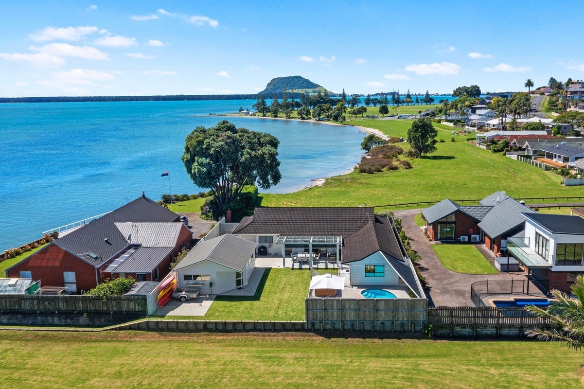 19 Kiriwai Place, Matua, Tauranga - Carousel 1