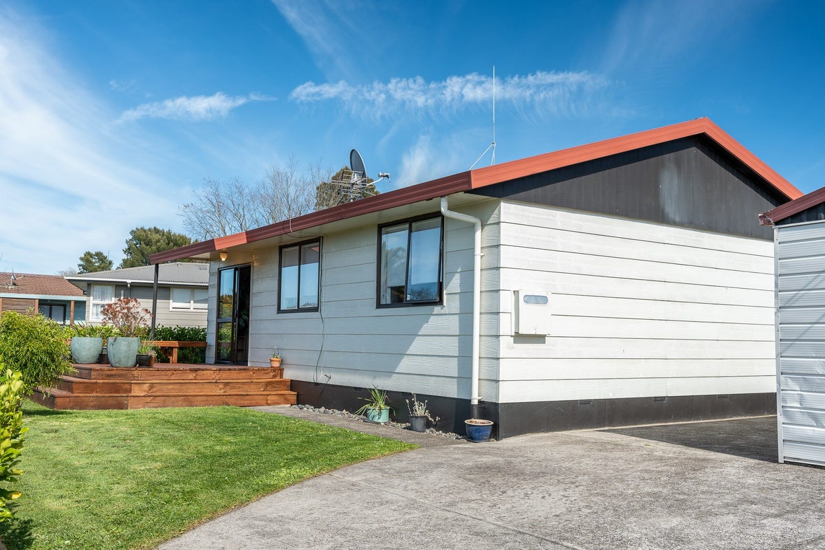 10 Aintree Street, Nawton, Hamilton - Carousel 1
