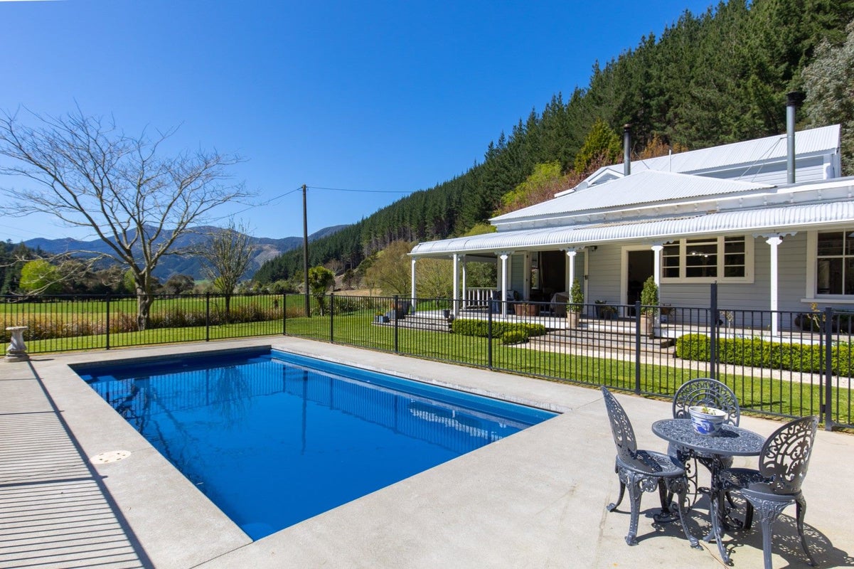 216 Para Road, Blenheim - Carousel 1