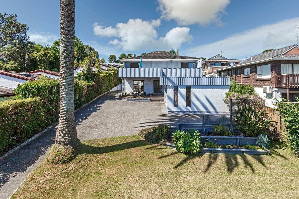 26 Glencoe Road, Browns Bay, Auckland - Carousel 2