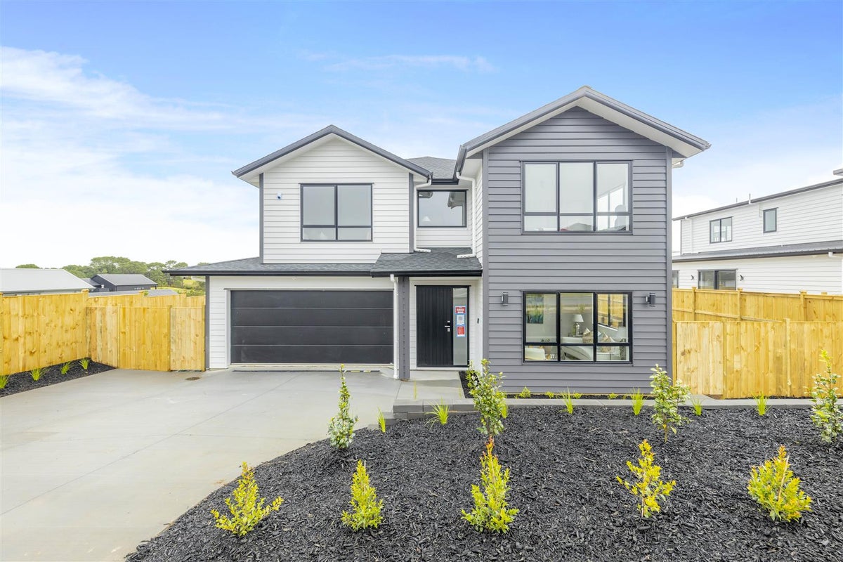 13 Hutukawa Drive, Beachlands, Auckland - Carousel 1