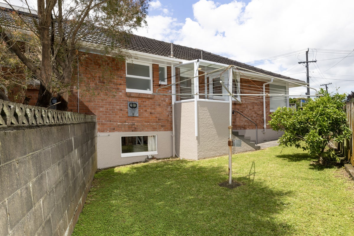 1/15 Currie Avenue, Mount Roskill, Auckland - Carousel 2